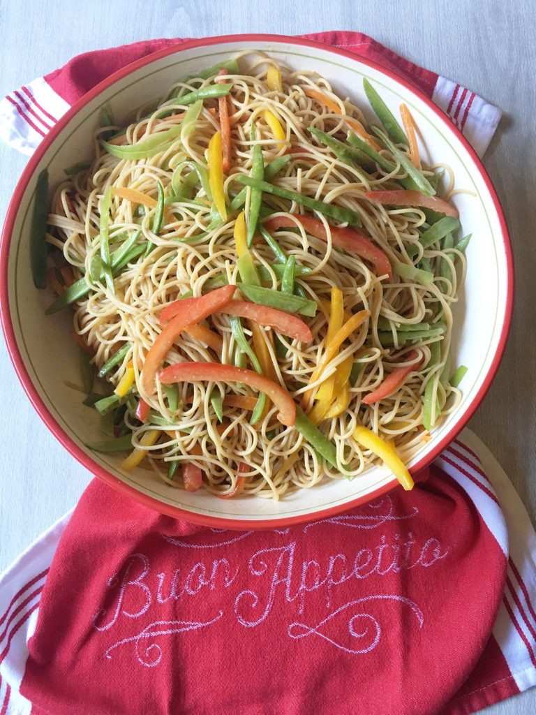 Sesame Noodles with Snow Peas and Peppers Recipe