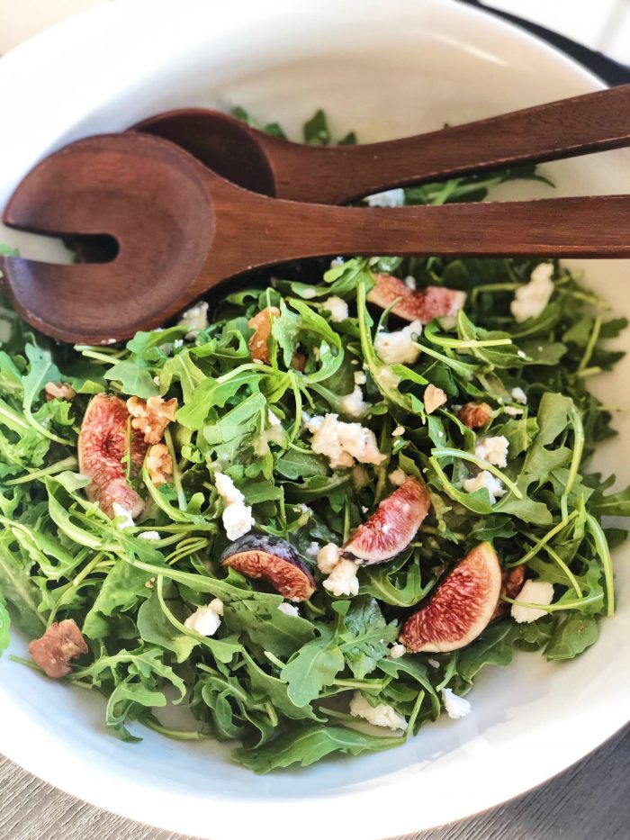 Fig Salad with Baby Arugula, Goat Cheese and Walnuts