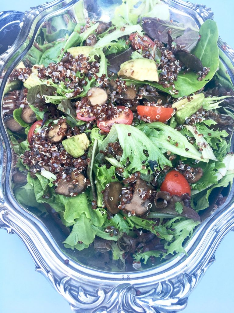 Green Salad with Mushrooms and Quinoa