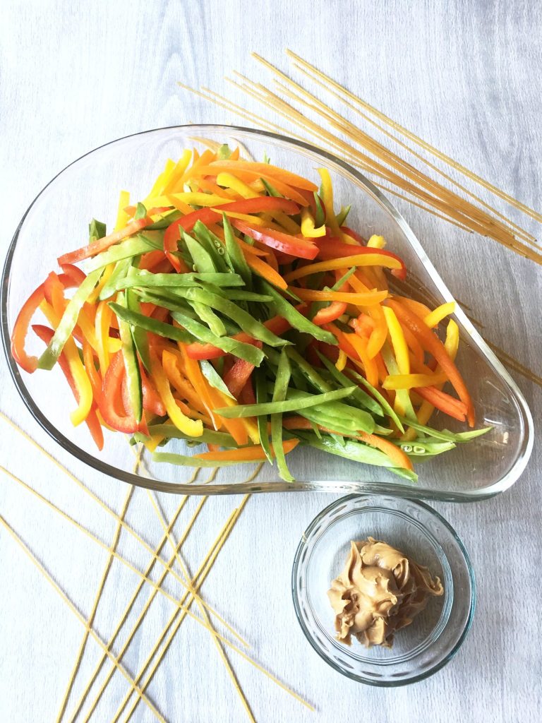 Sesame Noodles with Snow Peas and Peppers Recipe