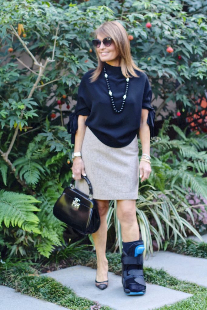 Edeline Lee Top, Theory Skirt, Fendi Shoes, Vintage Gucci Handbag, Vintage Necklace. 
﻿